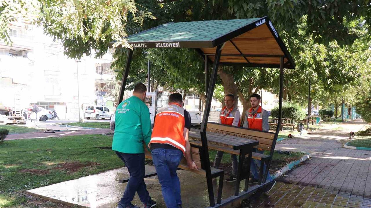Haliliye'de Park Yenileme Çalışmalarıyla Yeşil Alanlar Geliştiriliyor