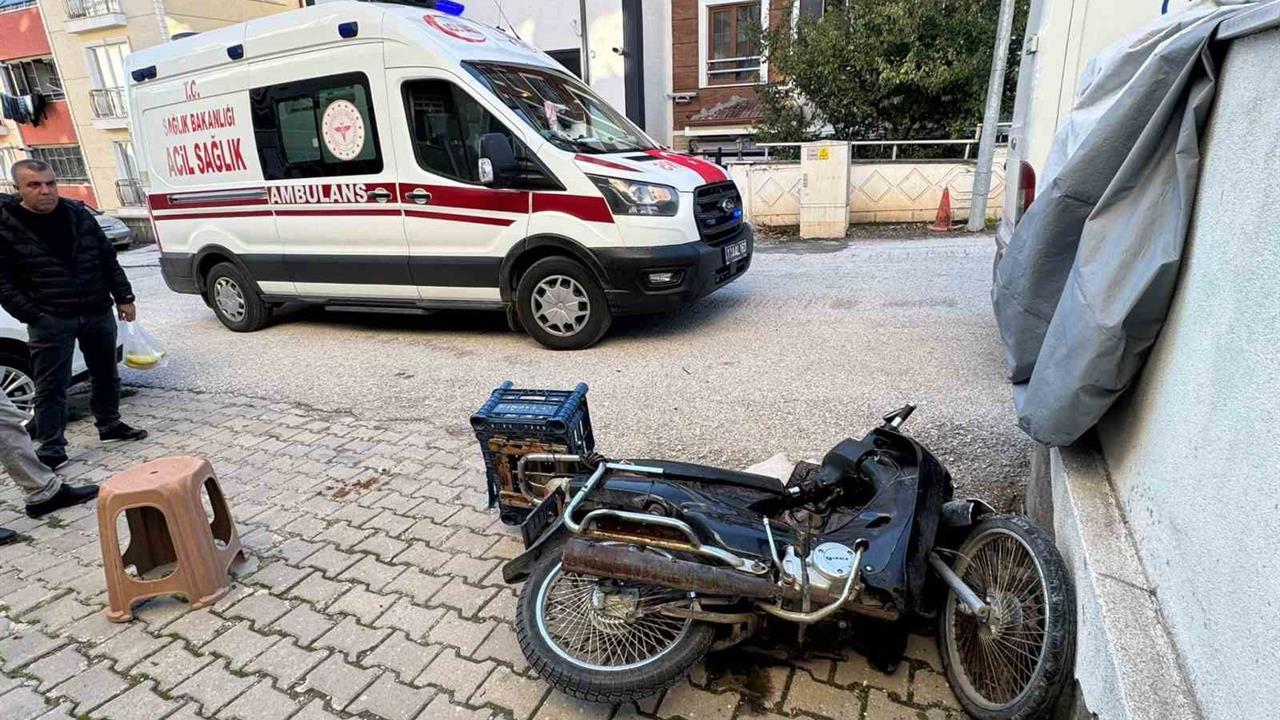 Bilecik Merkez'de Ticari Araç ile Motosikletin Çarpışması Sonucu 1 Kişi Yaralandı