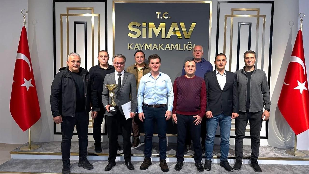 Simav'da Kaymakam, Şampiyon Voleybol Takımını Ağırladı