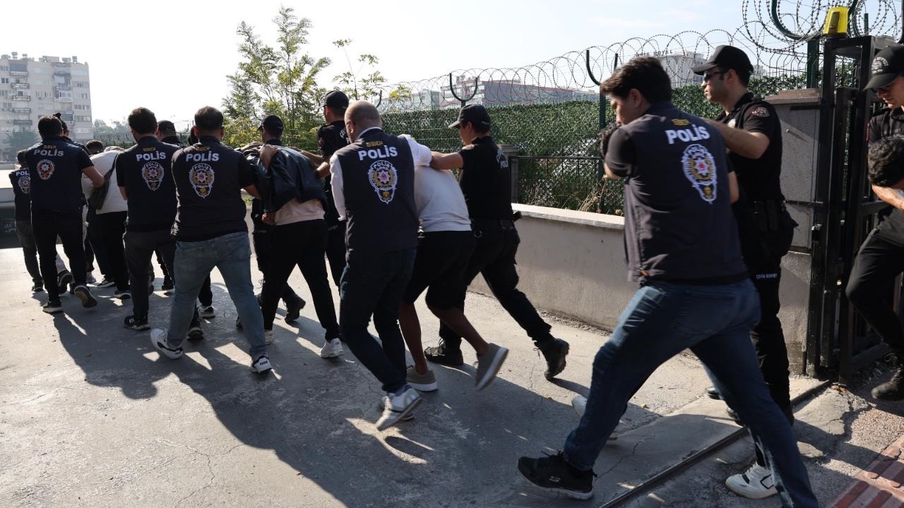 Mersin’de Loca Bileti Dolandırıcılarına Operasyon