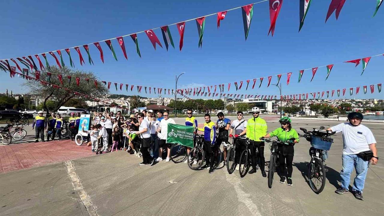 Samsun'da Bisikletliler, Çocuklar İçin Kitap Taşıyacak