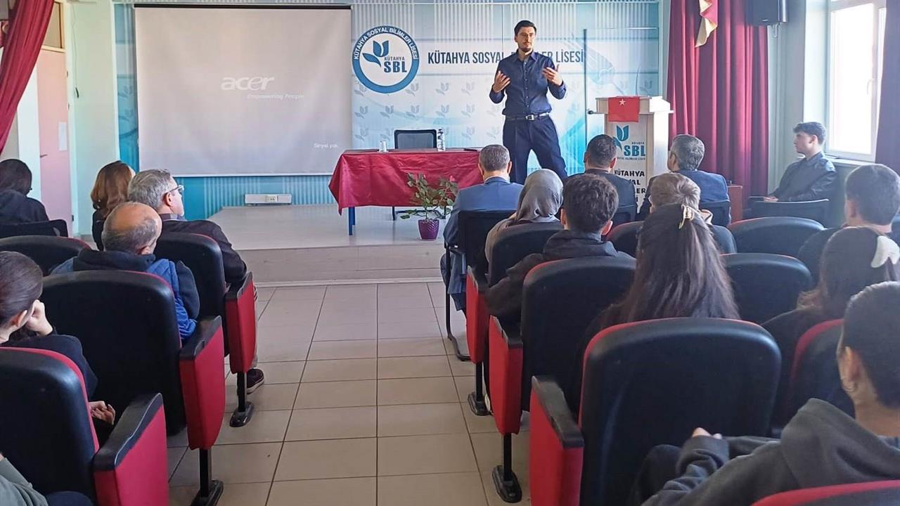 Kütahya'da Dijital Girişimcilik ve Sürdürülebilirlik Konferansı Gerçekleşti