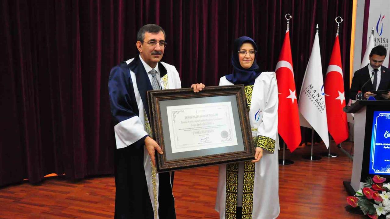 Manisa'da MCBÜ Töreninde Cevdet Yılmaz’a Fahri Profesörlük Verildi