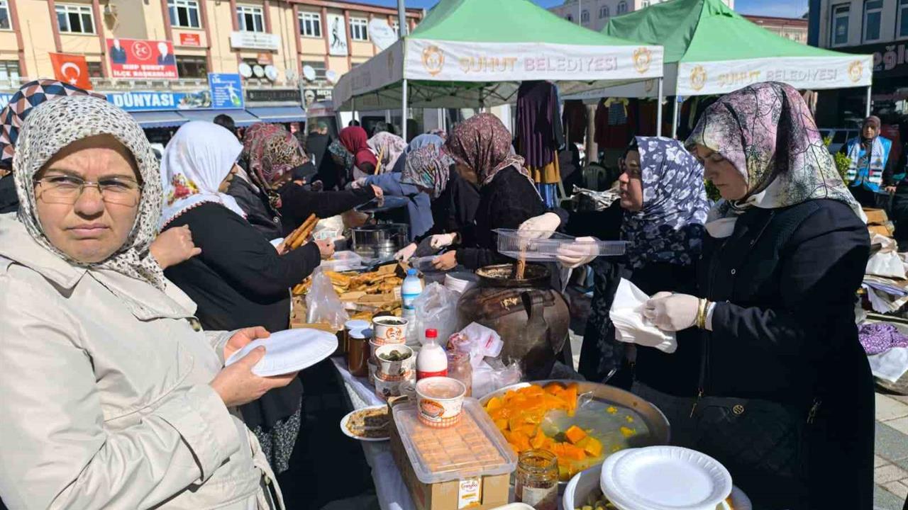 Afyonkarahisar Şuhut'ta Gazze İçin Hayır Çarşısı Açıldı