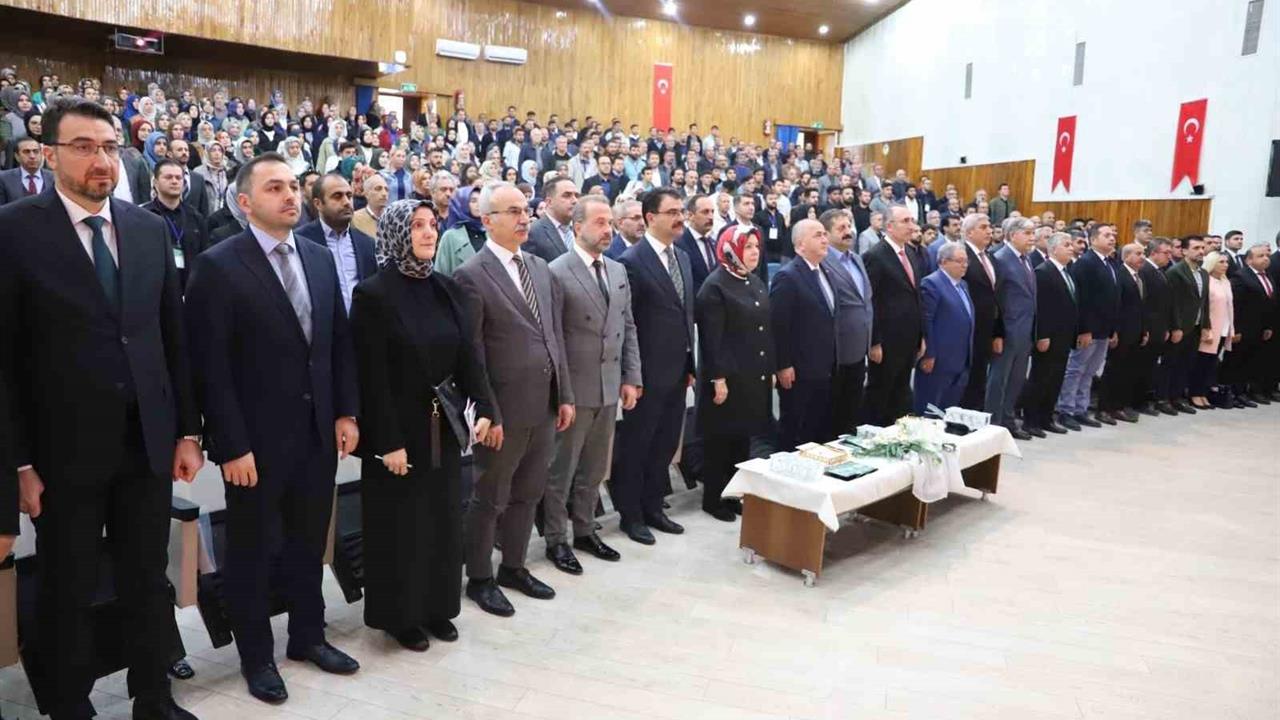 Elazığ'da Fırat Üniversitesi'nde Din Öğretimi Çalıştayı düzenlendi
