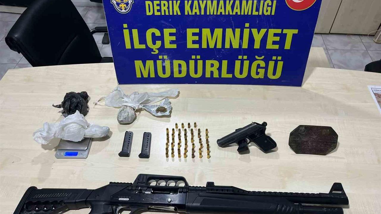 Mardin Derik'te Uyuşturucu Operasyonu Sonucu 2 Gözaltı Yapıldı