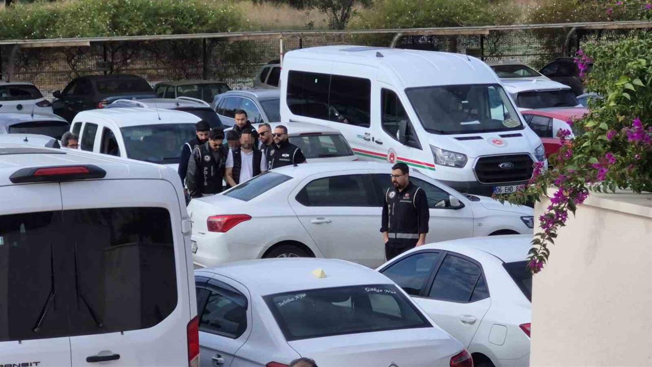 Bodrum'da Rüşvet Suçlamasıyla İki Şüpheli Adliyeye Sevk Edildi
