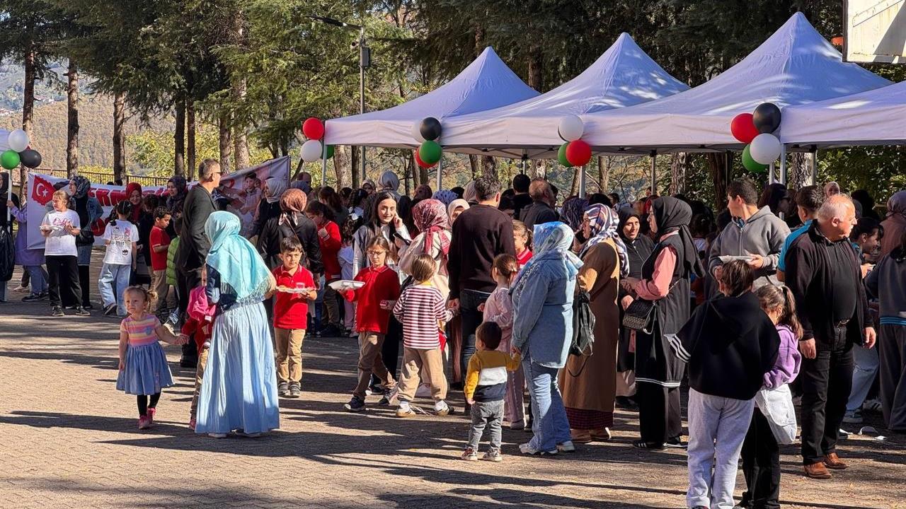 Aybastı'da Kardeş Okullar, Gazze İçin Yardım Etkinliği Düzenledi