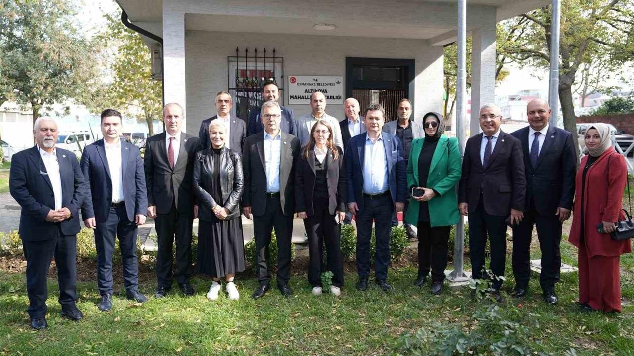 Bursa Osmangazi'de Başkan Erkan Aydın, Altınova Mahallesi'ni Ziyaret Etti