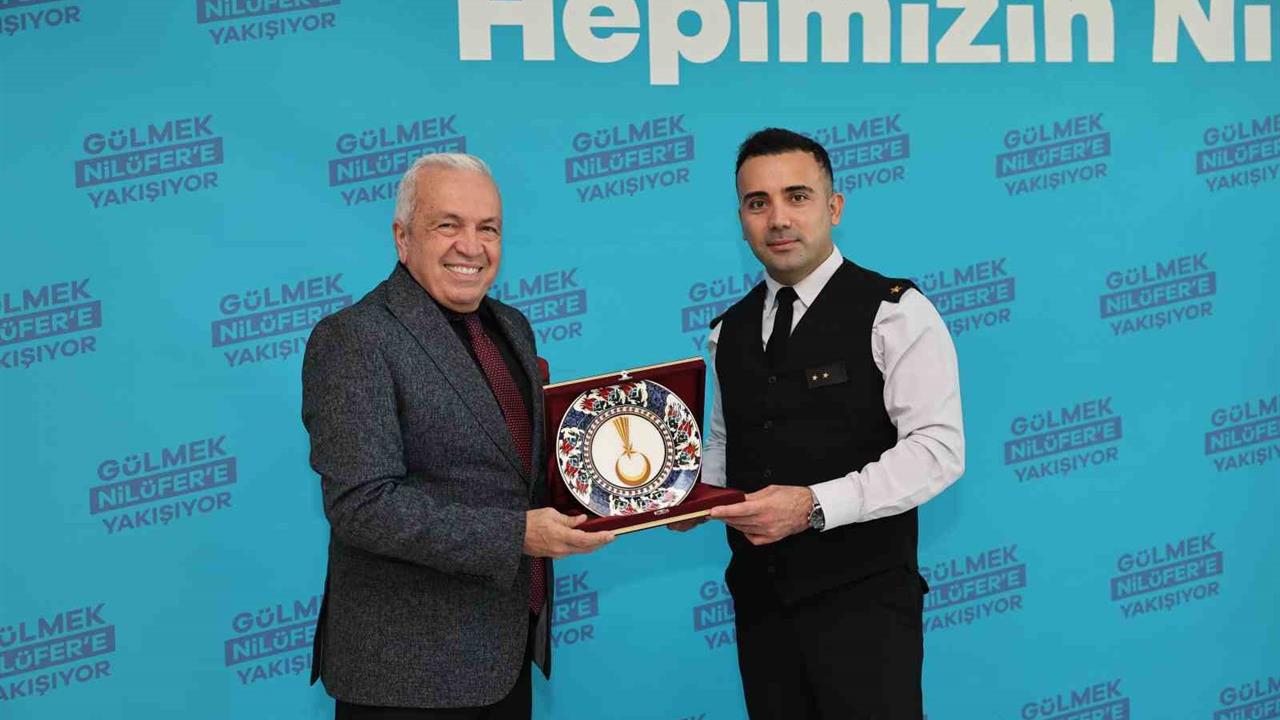 Bursa Nilüfer'de Jandarma Komutanı Çağlar Önderışık, Belediye Başkanı Şadi Özdemir’i ziyaret etti.