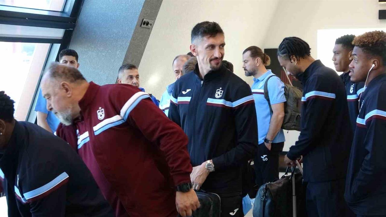 Trabzonspor Galatasaray ile Maç İçin İstanbul’a Hareket Etti