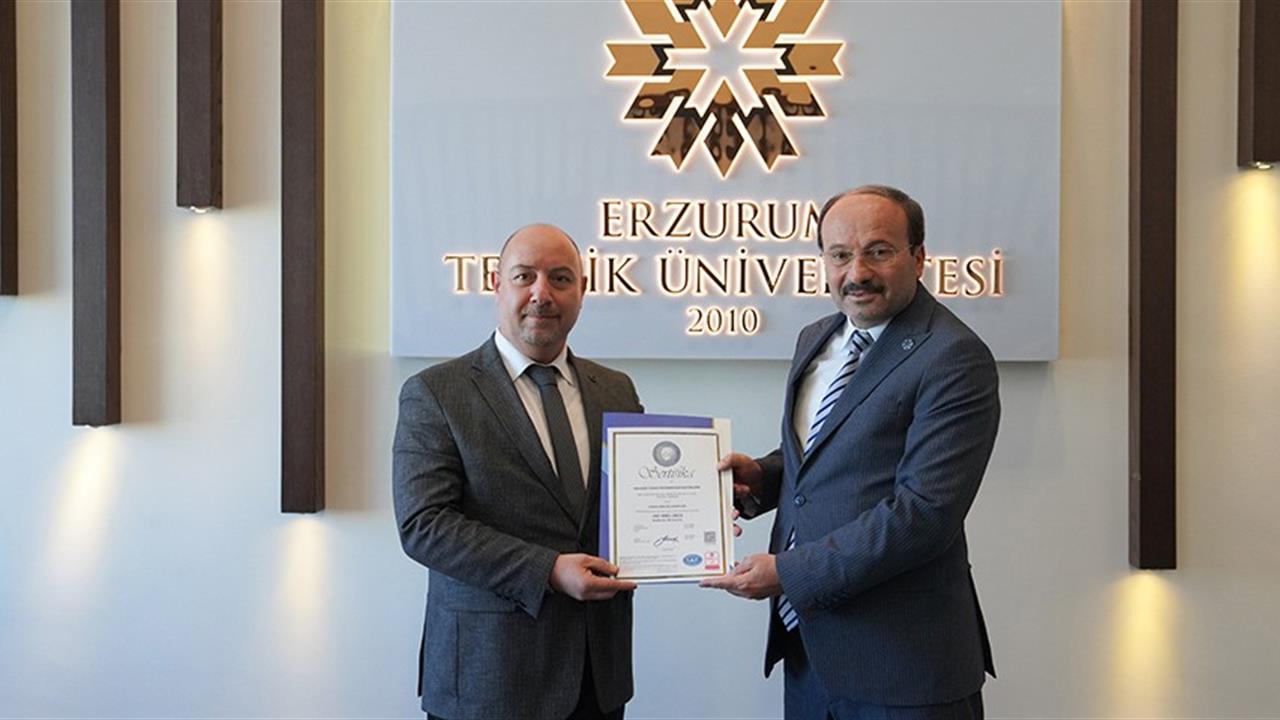 Erzurum'daki ETÜ, TÜRKAK'tan ISO 9001:2015 Akreditasyonu Aldı