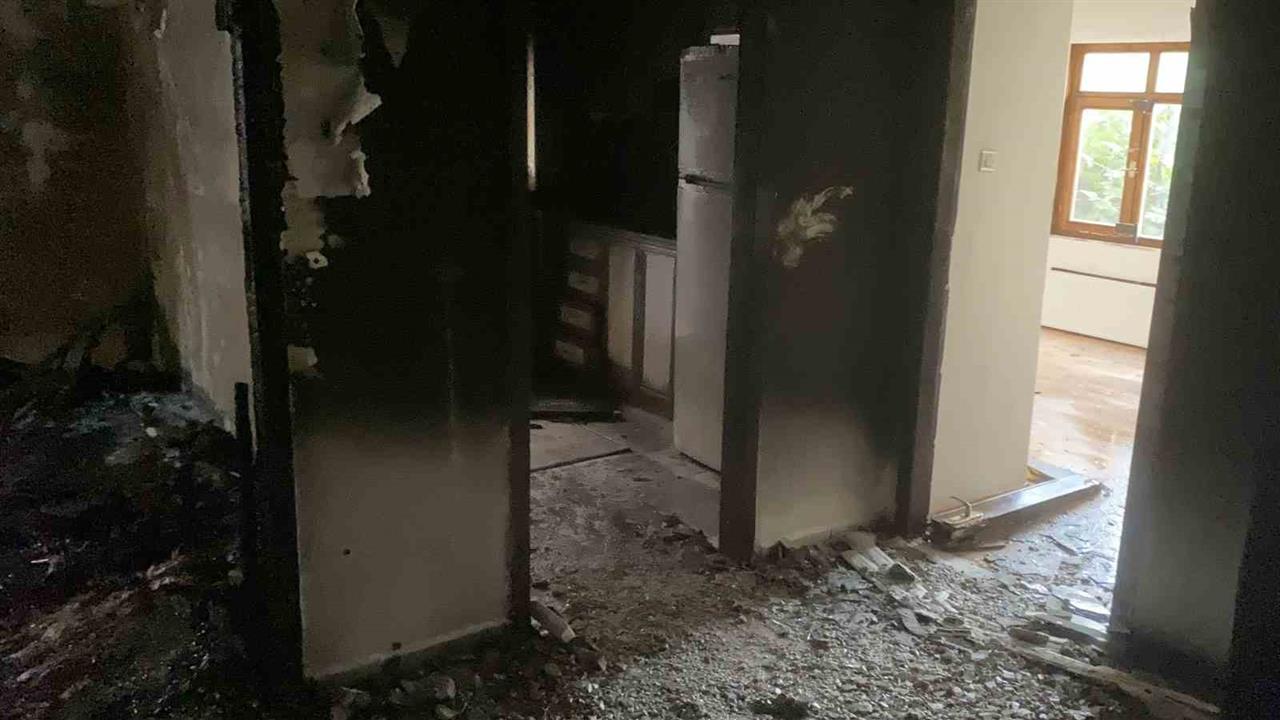 Ankara Keçiören'de 4 Katlı Binada Yangın Çıktı