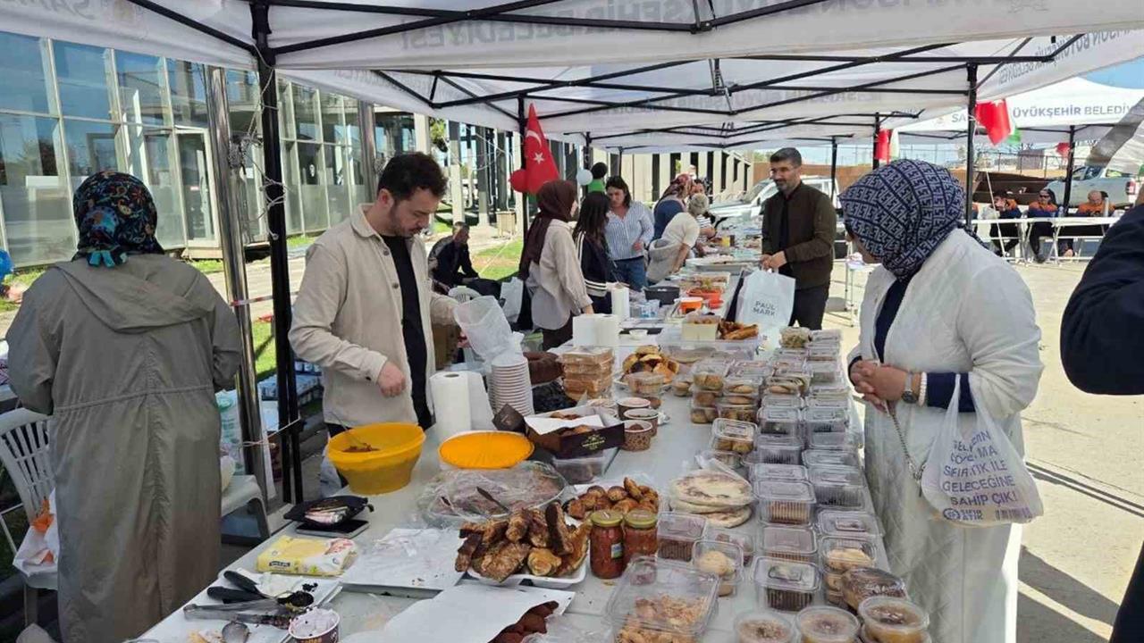 Samsun'da Kardeşlik Engel Tanımaz Hayır Çarşısı ile Gazze’ye Yardım Toplandı