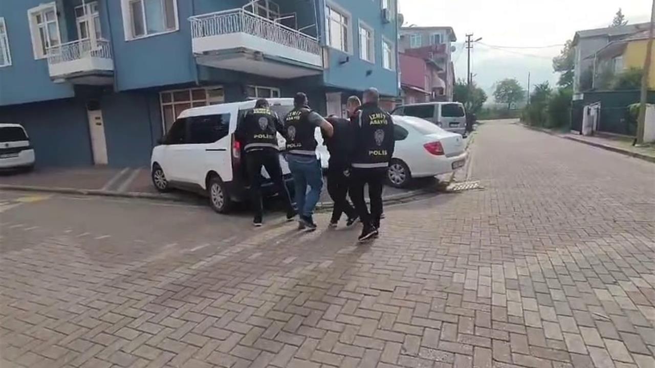 Kocaeli İzmit'te 327 Aranma Kaydı ve 30 Yıl Hapis Cezası Bulunan Şahıs Gözaltına Alındı