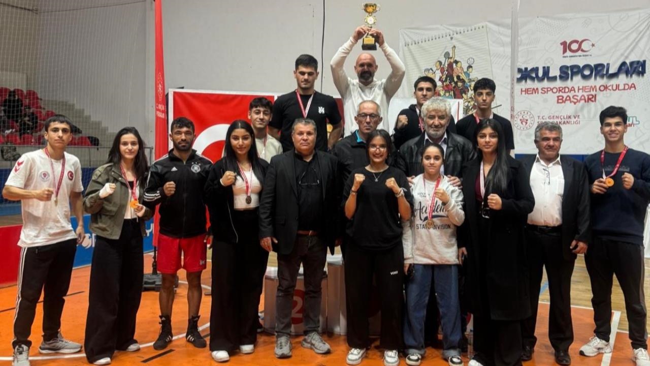 Akdeniz Belediye Spor’dan Cumhuriyet Kupası’nda Tarihi Zafer: 13 Madalya İle Mersin’in Gururu Oldular