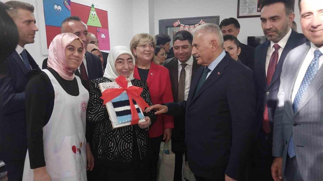 Mersin Mut'ta Binali Yıldırım'ın Katıldığı Kızılay Anaokulu Törenle Hizmete Girdi