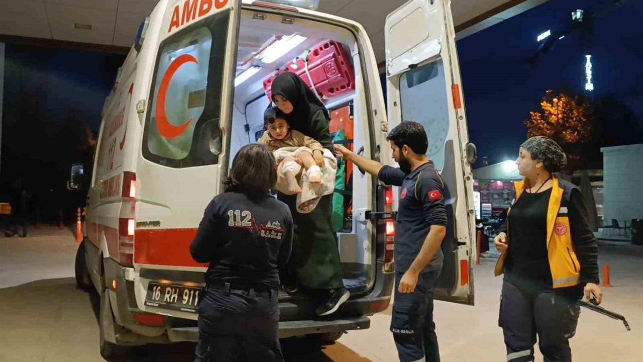 Bursa İnegöl'de 3 Yaşındaki Çocuk Üzerine Dökülen Kaynar Su Nedeniyle Yaralandı