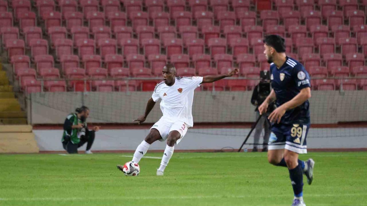 Mersin'de Oynanan Trendyol 1. Lig Maçında Erzurumspor, Atakaş Hatayspor'u 3-0'lık Skorla Geçti