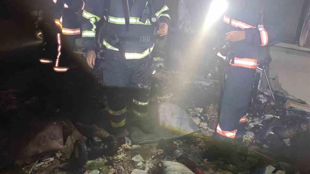 Mardin Kızıltepe'de Bir Binada Yangın Çıktı, 2 Kişi Dumandan Etkilendi