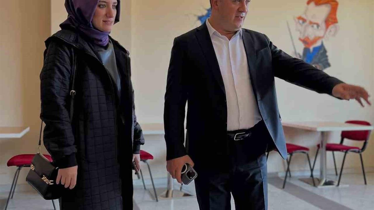 Ağrı Patnos Kaymakamı Dertlioğlu, Gençlik Merkezini Ziyaret Etti