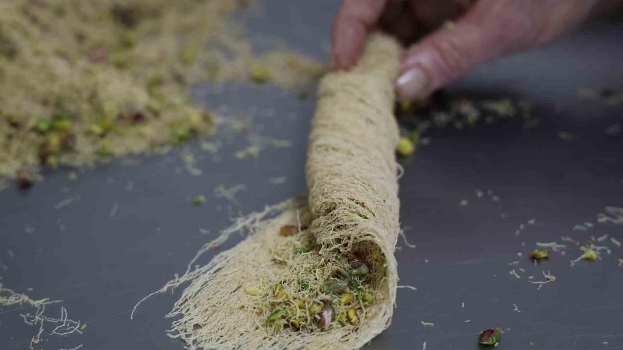 Diyarbakır'daki Hacıbaba Pastaneleri, 41. yılına özel dört üründe %50 indirim uyguluyor