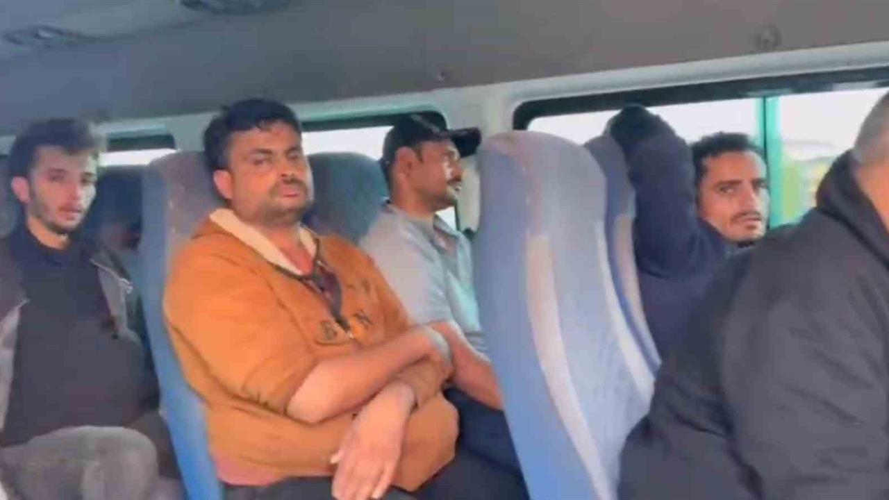 Hatay Antakya'da Durdurulan Minibüste 7 Kaçak Göçmen Ele Geçirildi