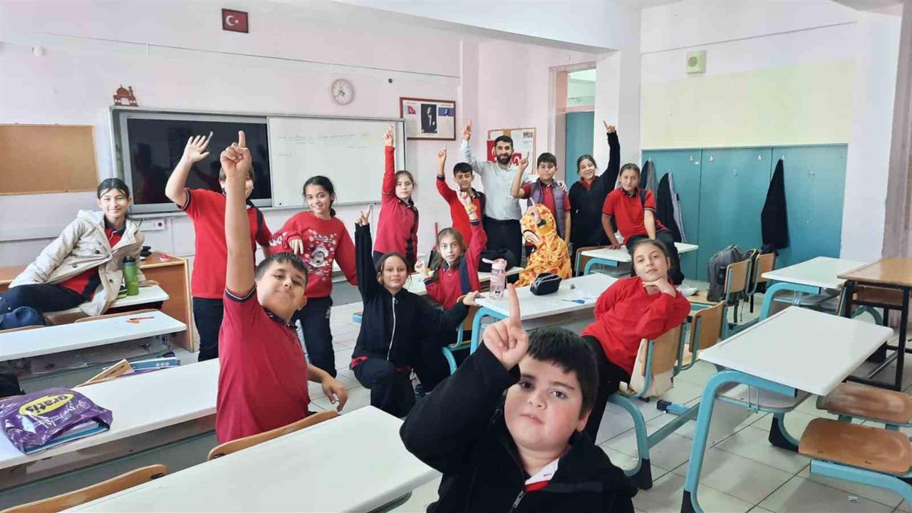 Bilecik'te Gençlere Manevi Değerler Kazandıran Eğitim Programları Devam Ediyor