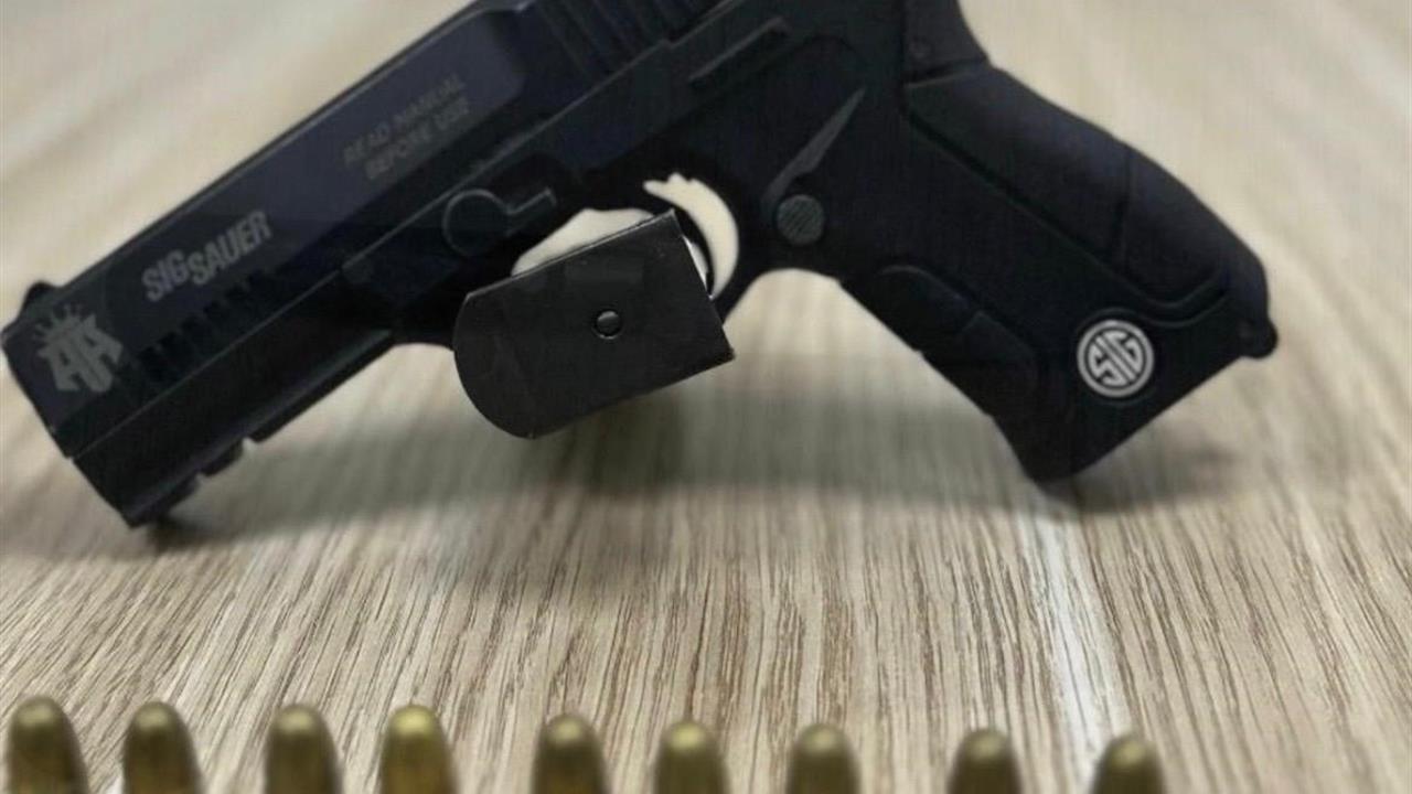 İzmir'de Son Bir Haftada Yapılan Polis Denetimlerinde 54 Kişi Yakalandı