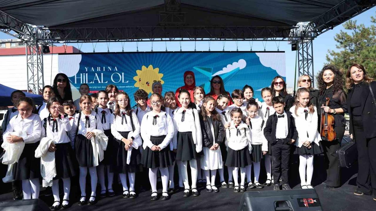 Bolu'da Öğrencilerin Keman Performansı İzleyicilerden Tam Not Aldı