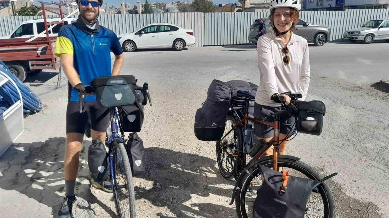 Almanya'dan yola çıkan bisikletli çift, Konya Karapınar'a ulaştı
