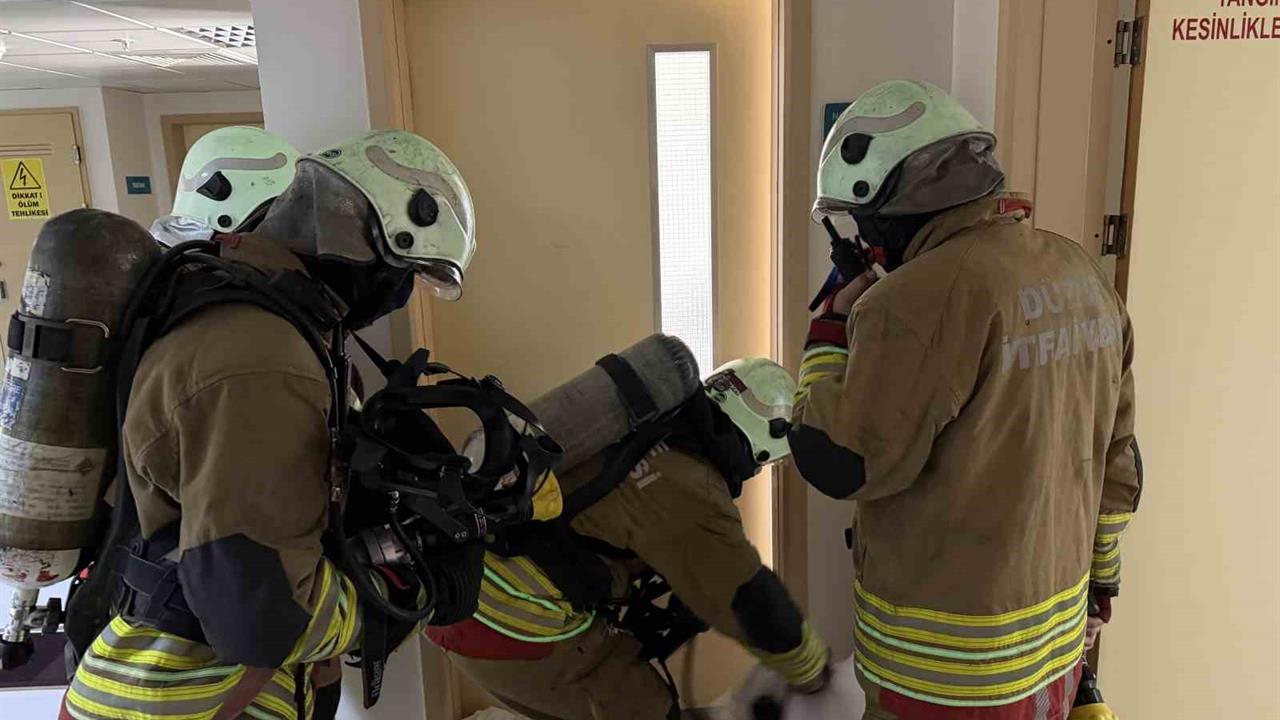 Düzce Kadın Doğum Hastanesi'nde Yangın Tatbikatıyla Acil Durum Hazırlığı Yapıldı