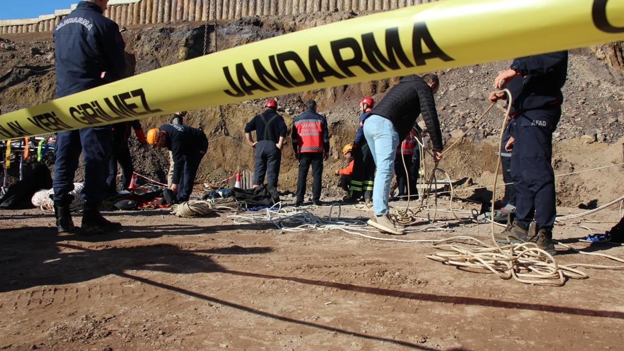 Sakarya Akyazı'da 30 Metre Derinliğindeki Kuyuya Düşen İşçinin Ölümünde Yeni Gelişmeler Yaşandı