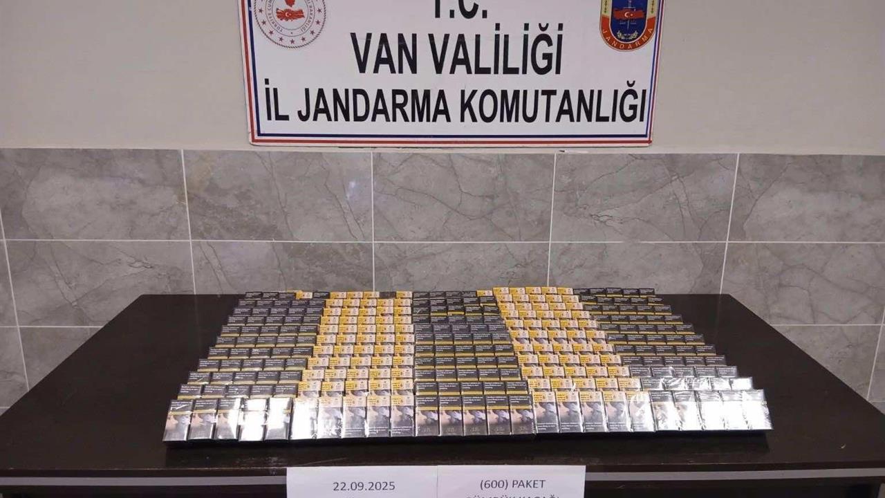 Van Başkale ve Gürpınar İlçelerinde Kaçak Sigara ve Eşya Ele Geçirildi