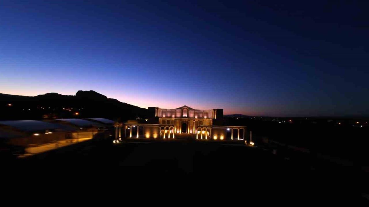Manisa'da Sardes Antik Kenti Gece Müze Uygulaması ile Aydınlatıldı