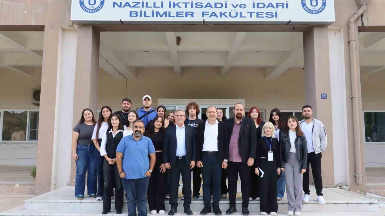 Nazilli'de Başkan Tetik, Üniversite Öğrencileriyle "Liderlik ve Vizyon" Söyleşisi Gerçekleştirdi