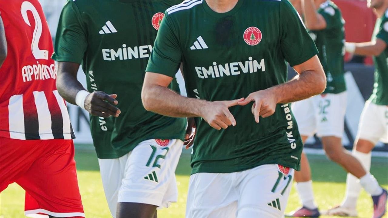 İstanbul Ümraniye'de Ümraniyespor, Sivasspor'u 1-0'la Geçti