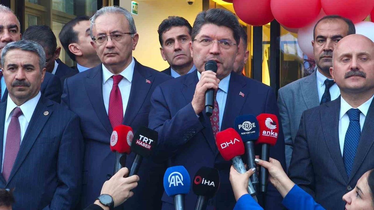 Adıyaman'da Adalet Bakanı Tunç, "Birlik ve beraberlikle Türkiye Yüzyılı’nı inşa edeceğiz" dedi