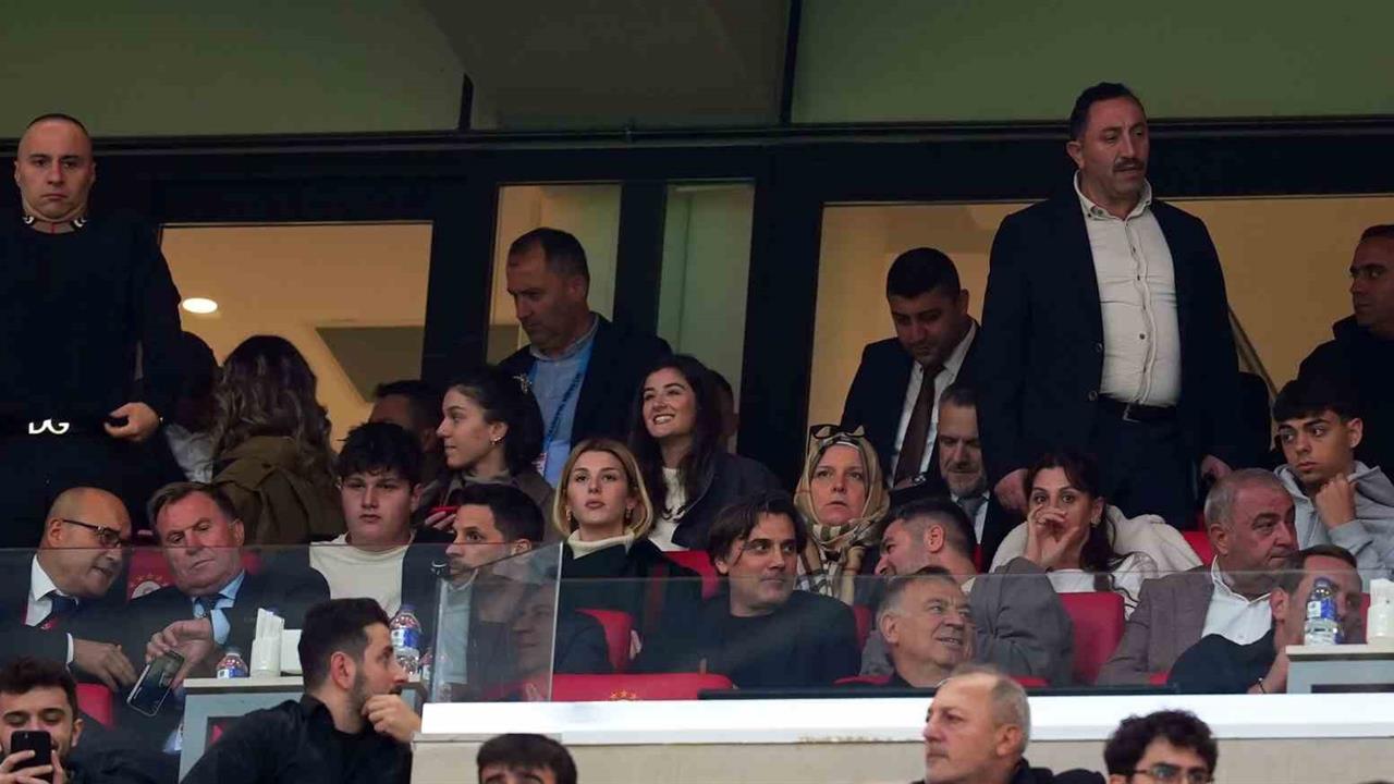 İstanbul'da Galatasaray-Trabzonspor Maçını İzleyen Montella