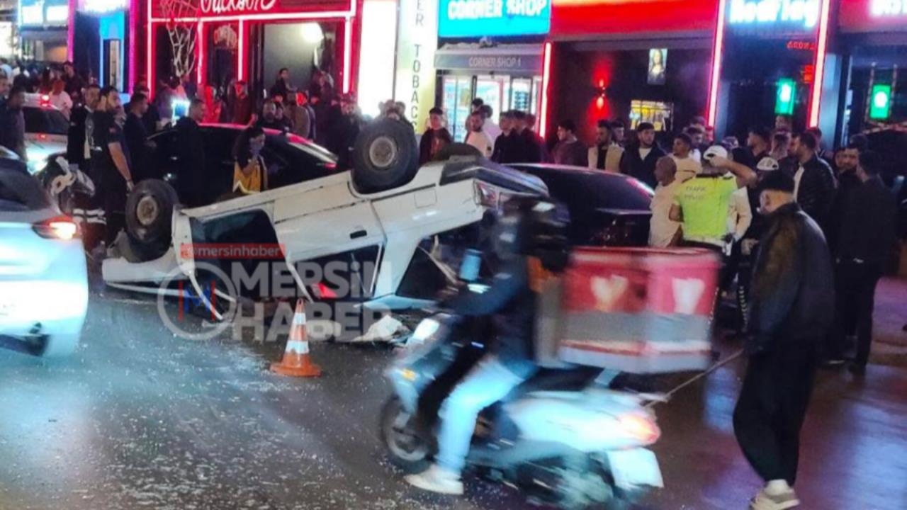 Mersin'de Üniversite Caddesinde Araç Ters Döndü