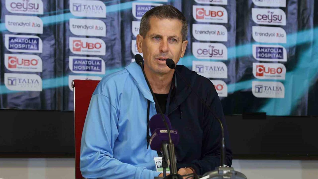 Sivas'ta Hilmi Bozkurt Gençlerin Gelişimine Devam Edeceğiz Dedi