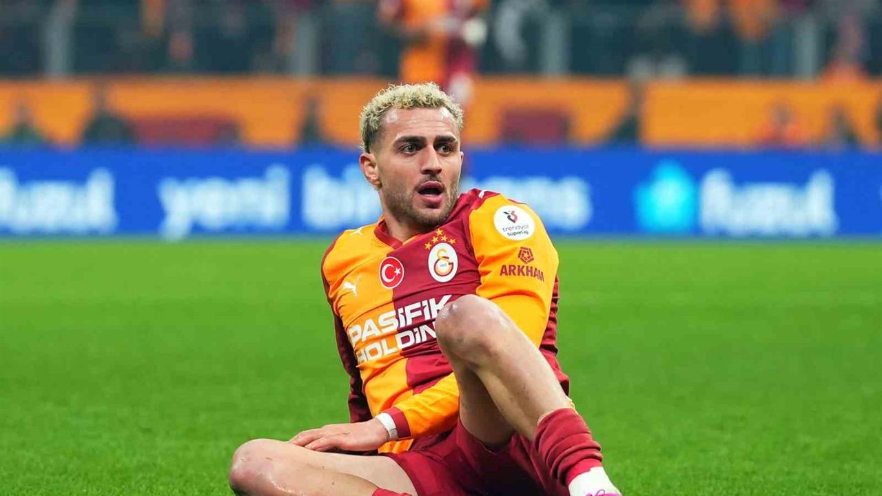 İstanbul'da Galatasaray-Trabzonspor Maçında Barış Alper Yılmaz'a Tepki Gösterildi