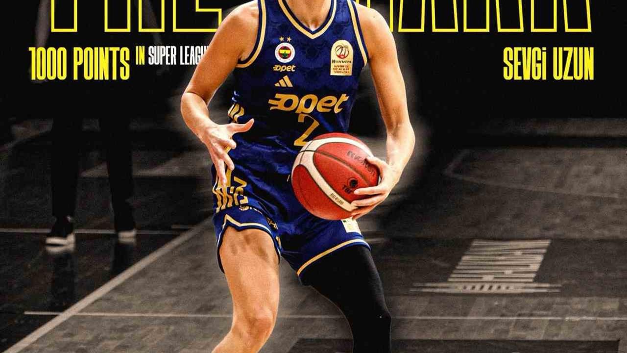 Fenerbahçe Kadın Basketbol Takımı'nın Başarılı Oyuncusu Sevgi Uzun, 1000. Sayısına Ulaştı