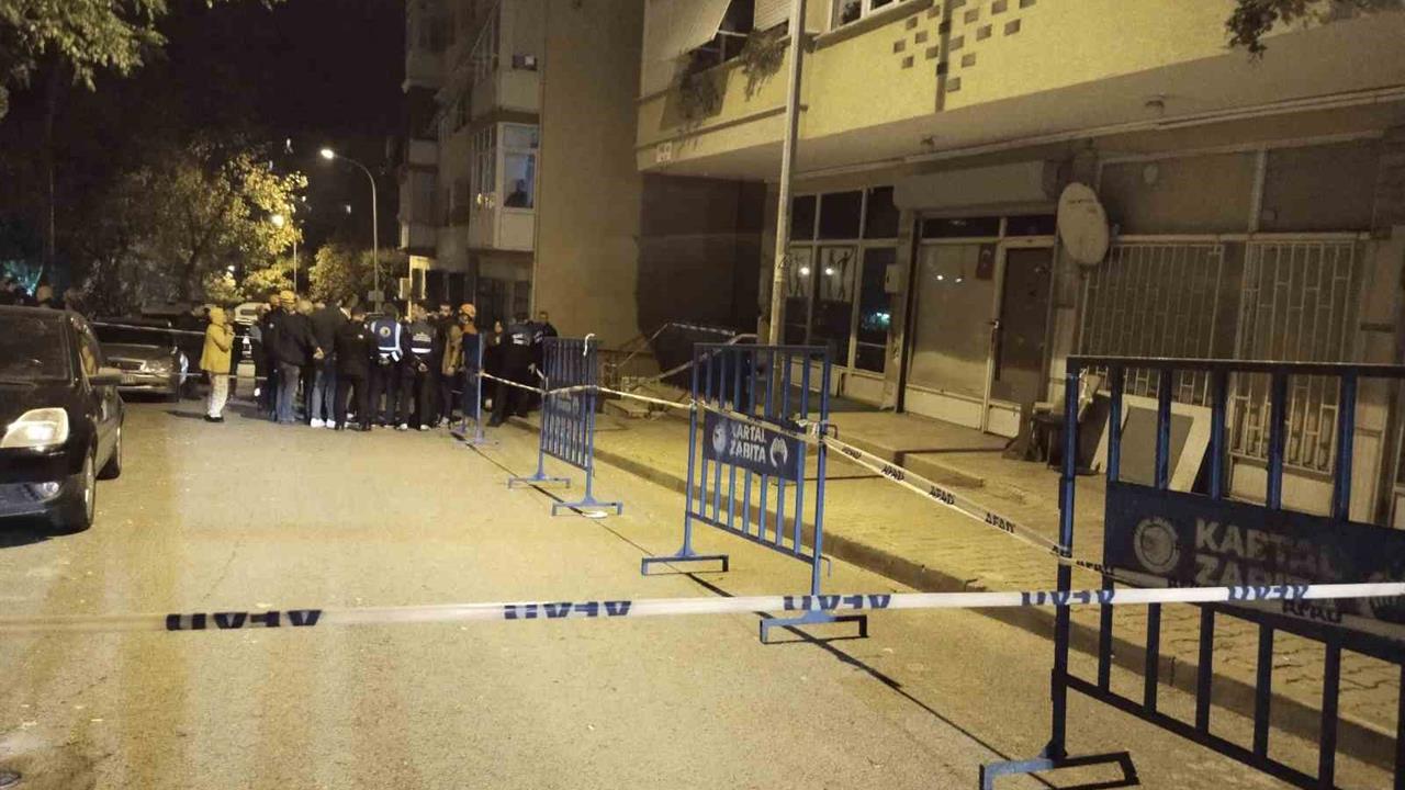 Kartal'da Çatlaklar Tespit Edilen Bina Tedbir Amaçlı Boşaltıldı