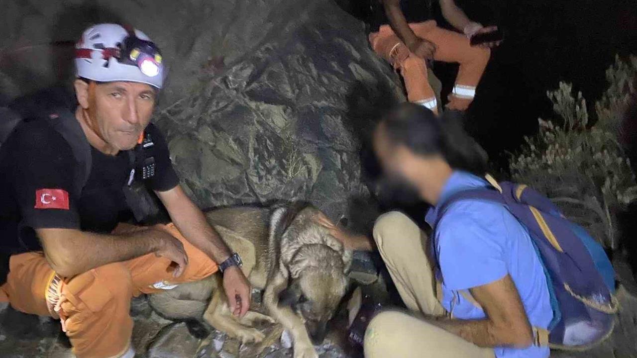 Muğla Datça'da Doğa Yürüyüşünde Mahsur Kalan 36 Yaşındaki İ.H. 4 Saatte Kurtarıldı
