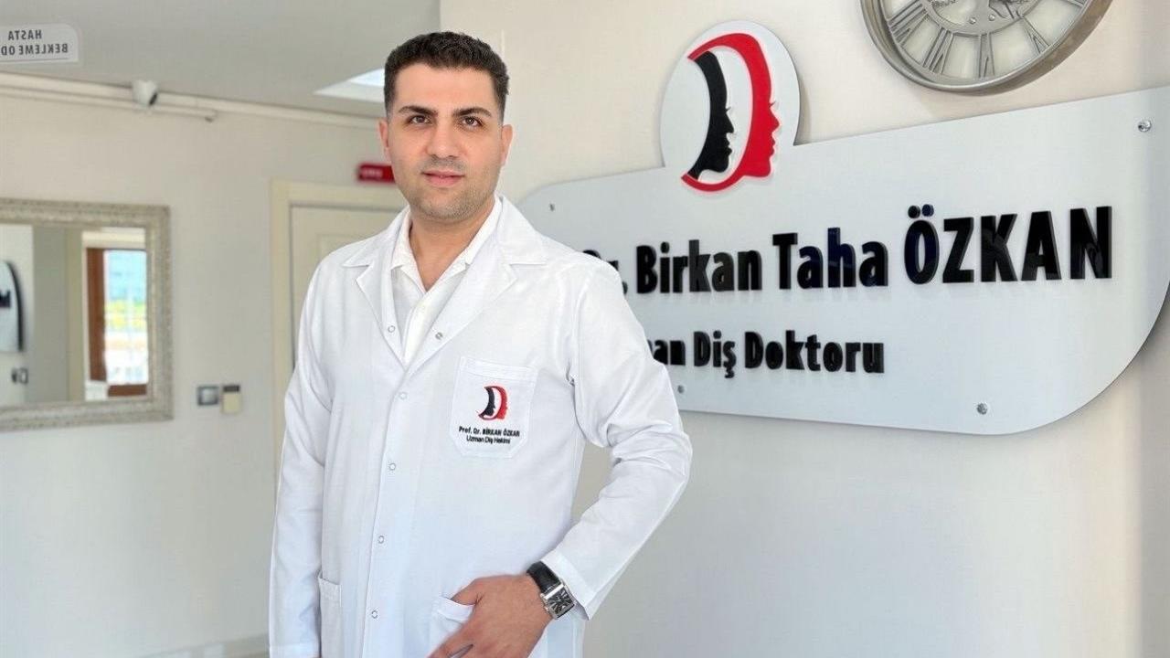 Adana'da Prof. Dr. Özkan, yanlış masseter botoksu uygulamalarının ciddi sağlık riskleri taşıdığını belirtti.