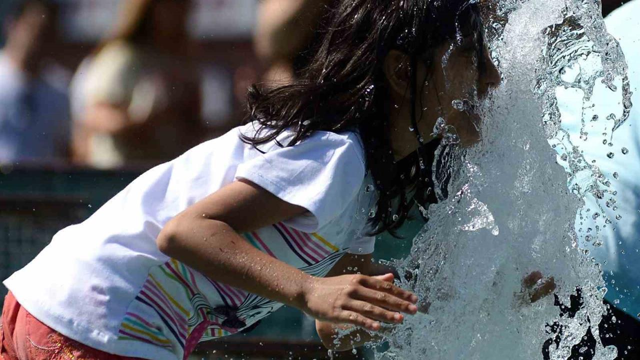 Adana'da Pastırma Sıcakları 30 Dereceyi Geçiyor