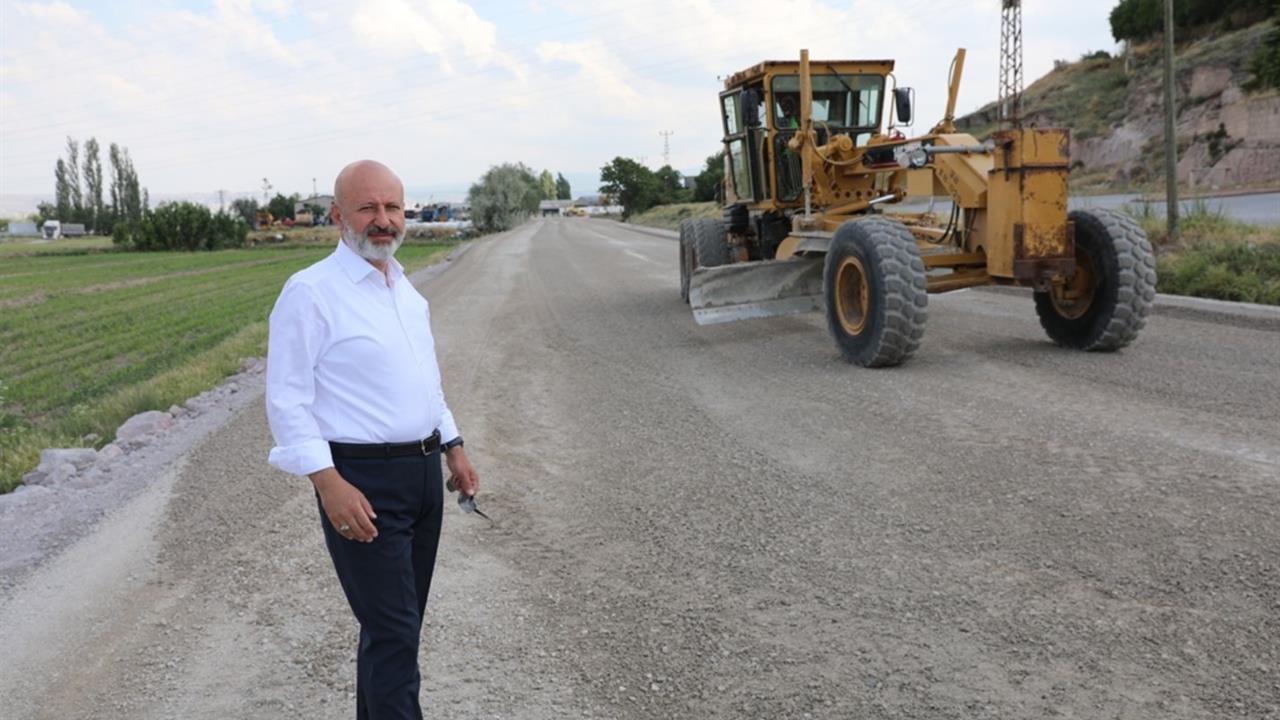 Kocasinan'da Kırsal Mahallelere Yönelik 21 Kilometre Yol Yapıldı