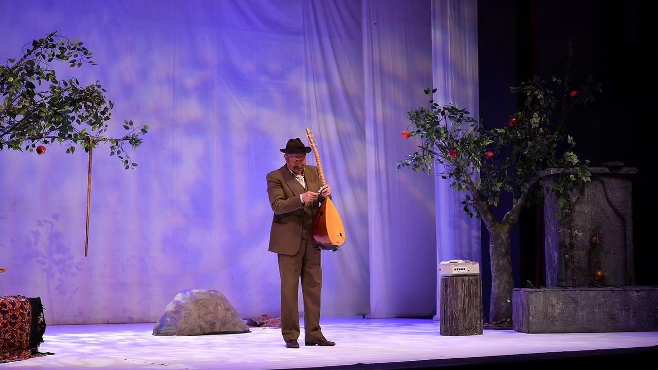 Kayseri'de Aşık Veysel'in Hayatı Konulu Oyun İzleyiciyle Buluştu