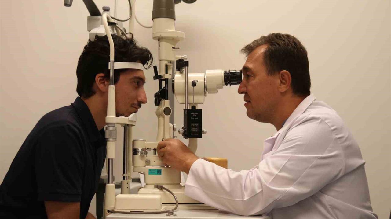 Eskişehir'de Uzmanlar, 2050'de Dünyanın Yüzde 50'sinin Miyop Olabileceğini Belirtti